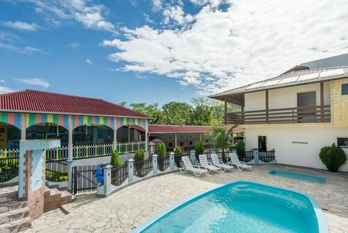 Внешний вид отеля Hotel Brasil в Пенхе, фото 2