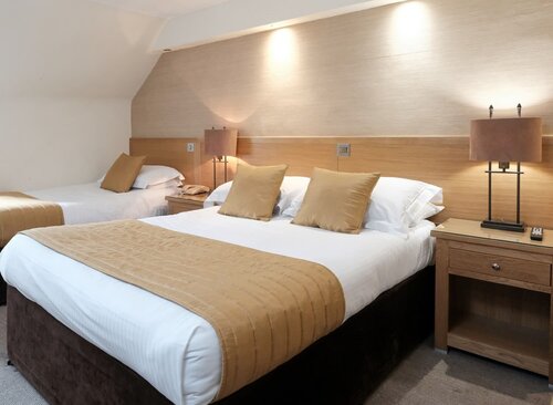 Гостиница The City Hotel в Данфермлине