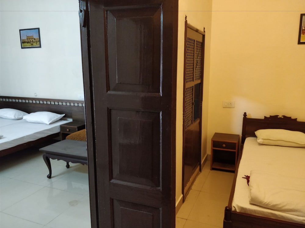 Фото Central Hotel