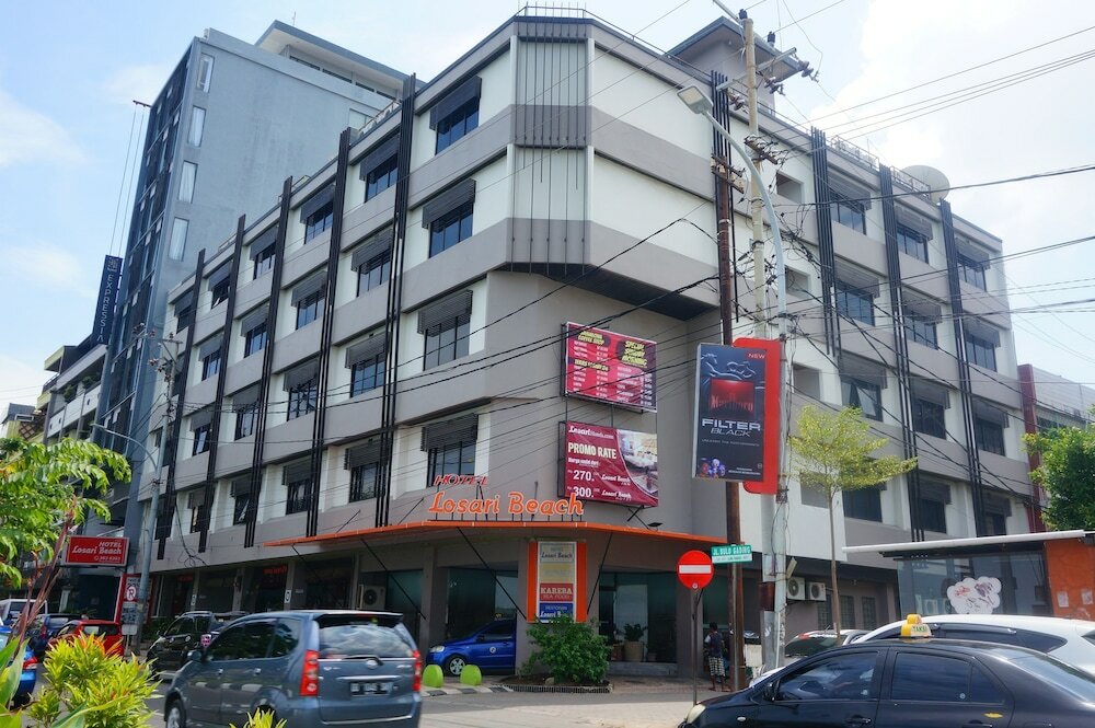 Фото Losari Beach Hotel