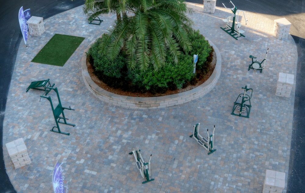 Фото Sailport Waterfront Suites