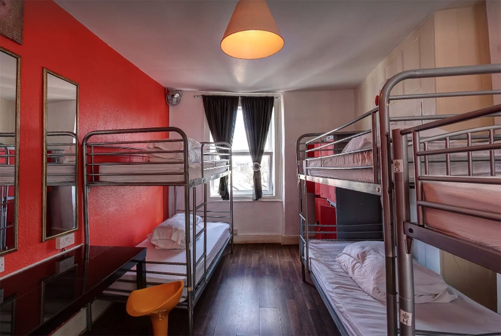 Фото Book a Bed Hostels