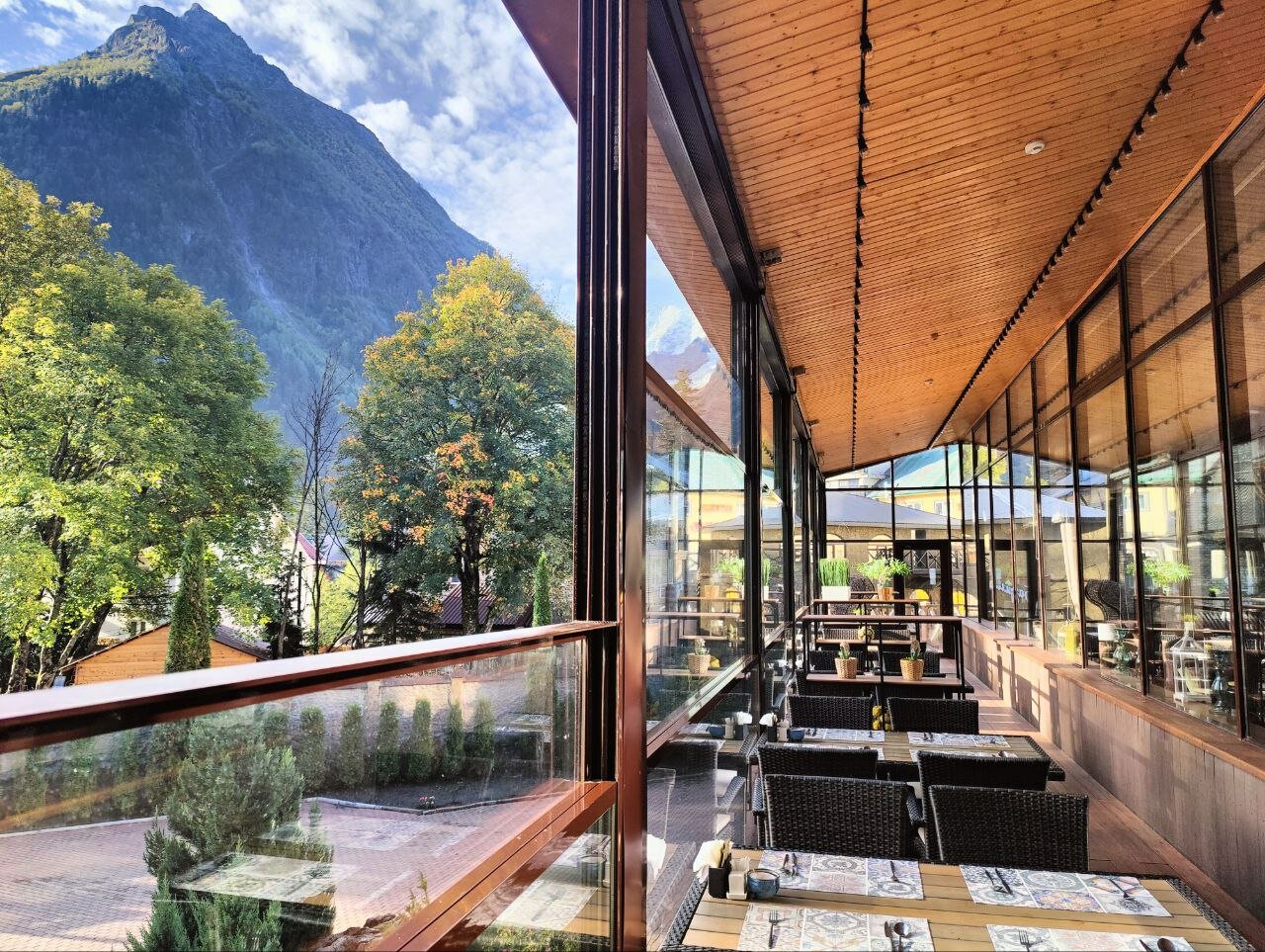 Фото Dombai Palace