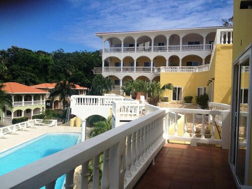 Гостиница West End Resort в Гондурасе