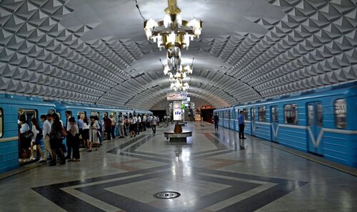 Beruniy (Tashkent, Farobiy Street), metro station