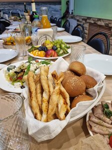 Levy bereg (рабочий посёлок Красный Профинтерн, Набережная улица, 14А), cafe