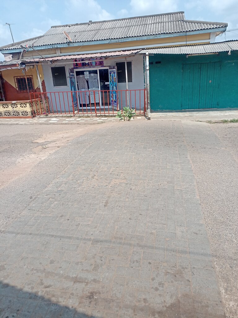 Tailor Mighty clothing centre, Accra, photo