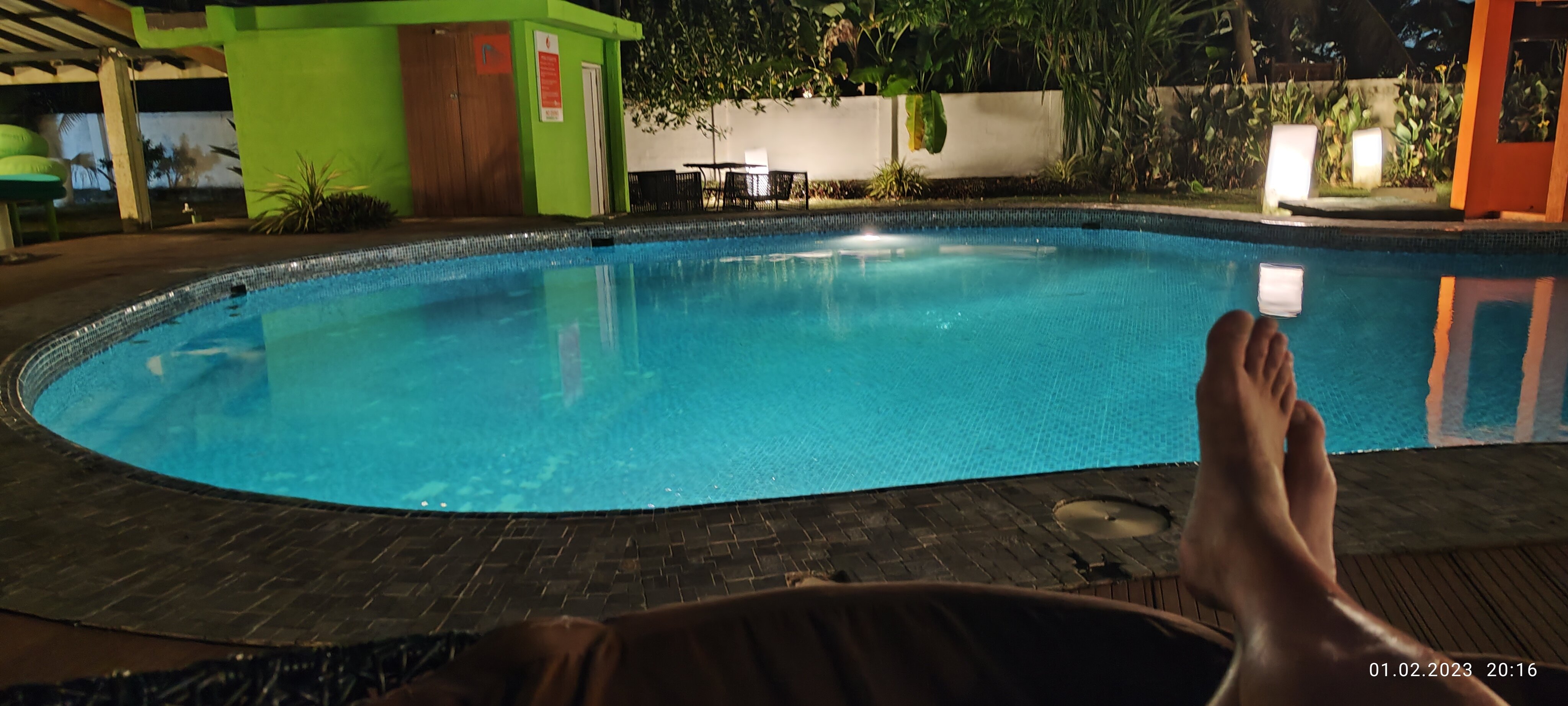 Фото J Ambalangoda