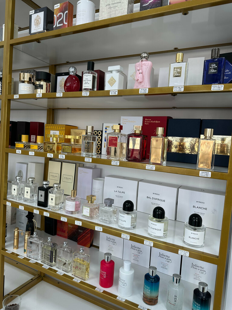 Perfume and cosmetics shop Adm Perfume, Astana, photo
