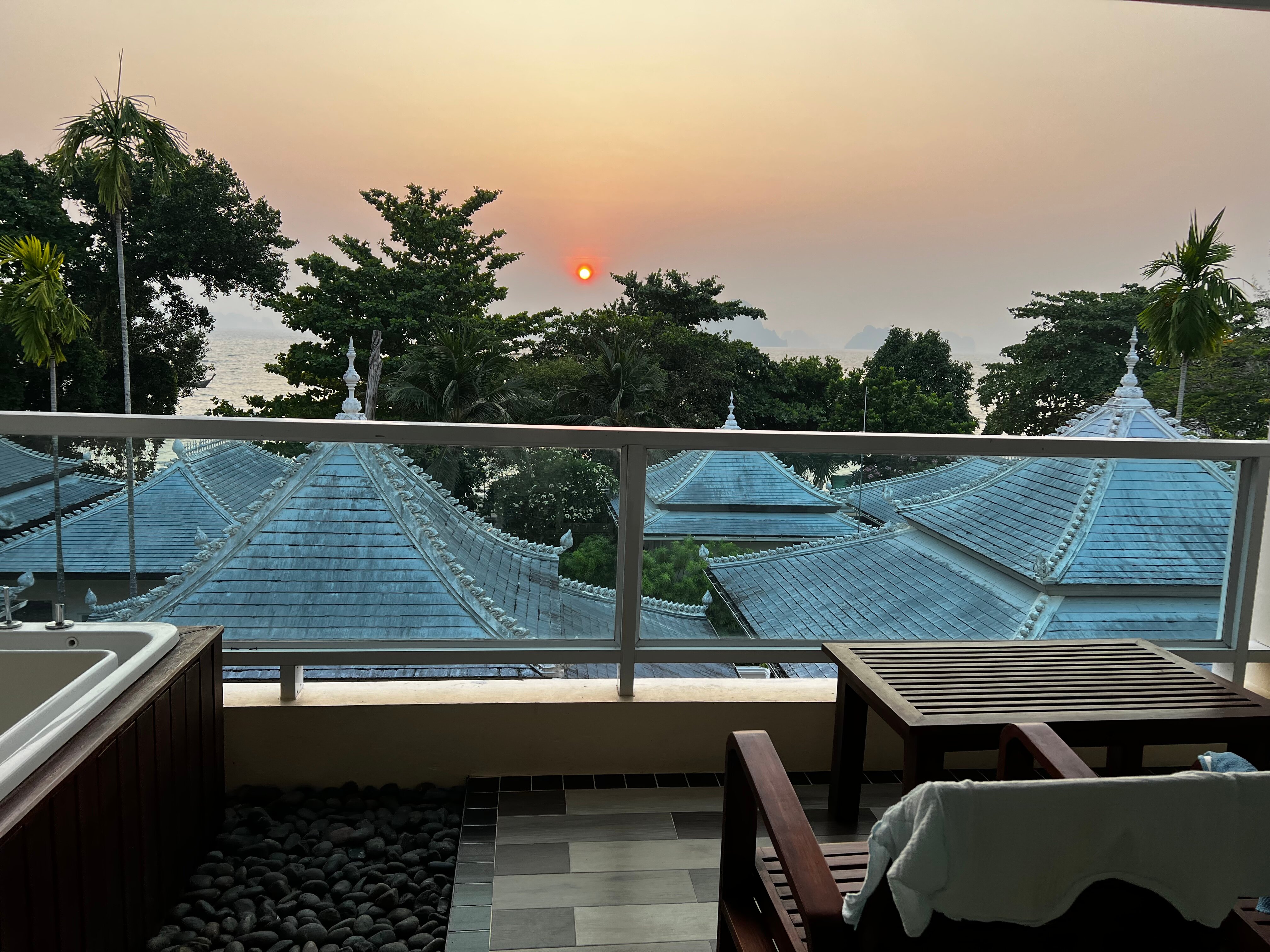 Фото Anyavee Tubkaek Beach Resort