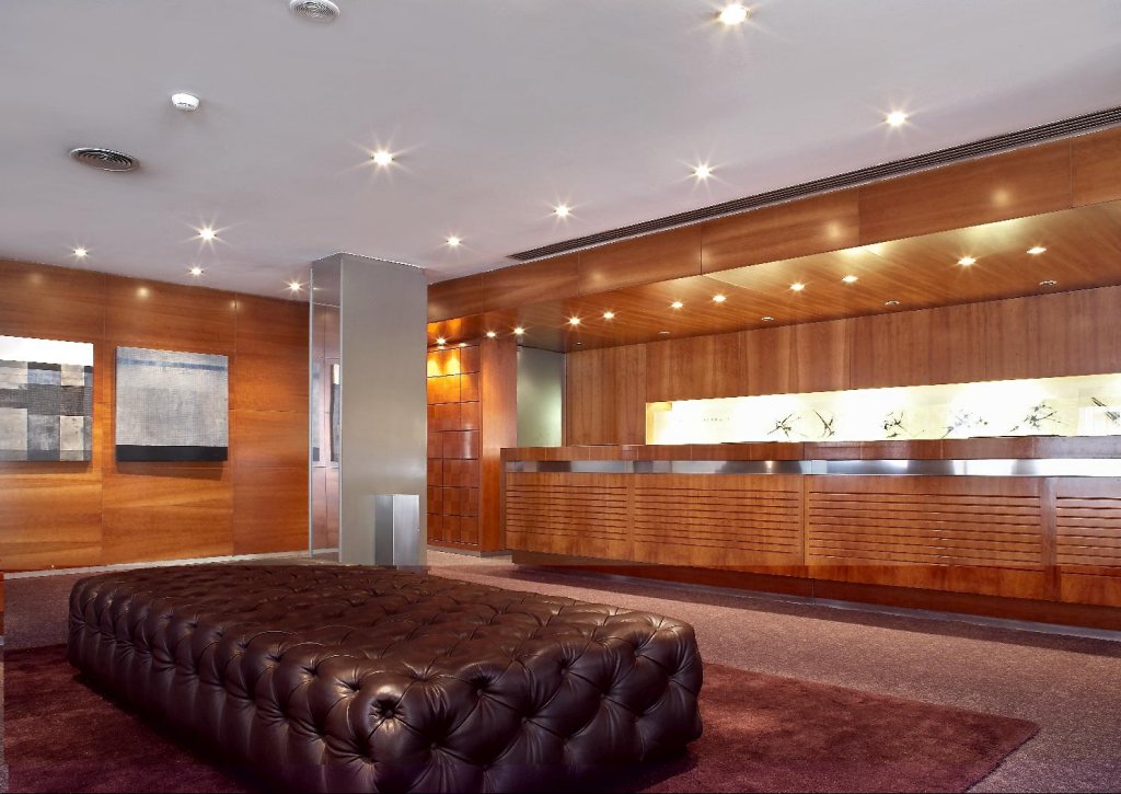 Фото Renaissance Barcelona Hotel