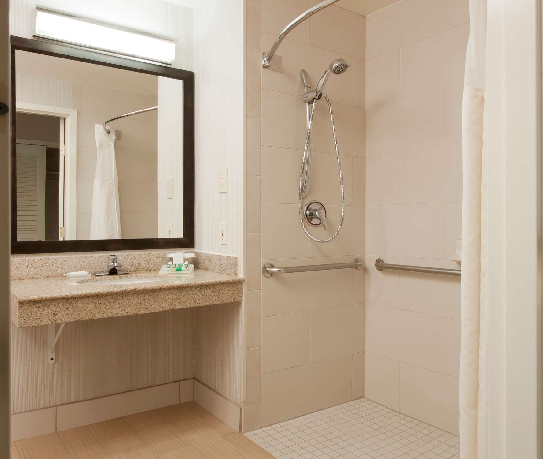 Фото Hilton Garden Inn Fort Worth Fossil Creek