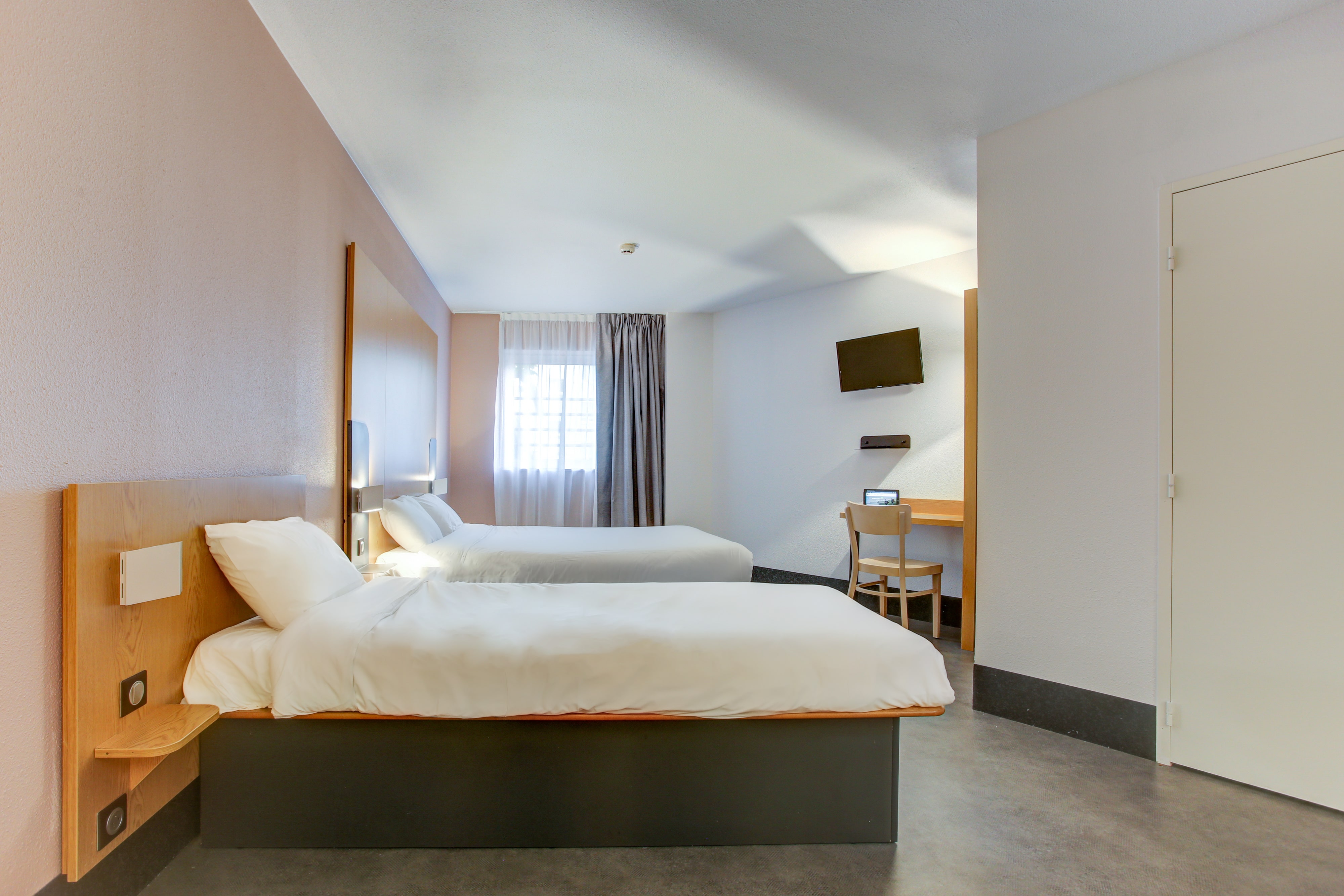 Фото B&b Hotel Reims Centre Gare