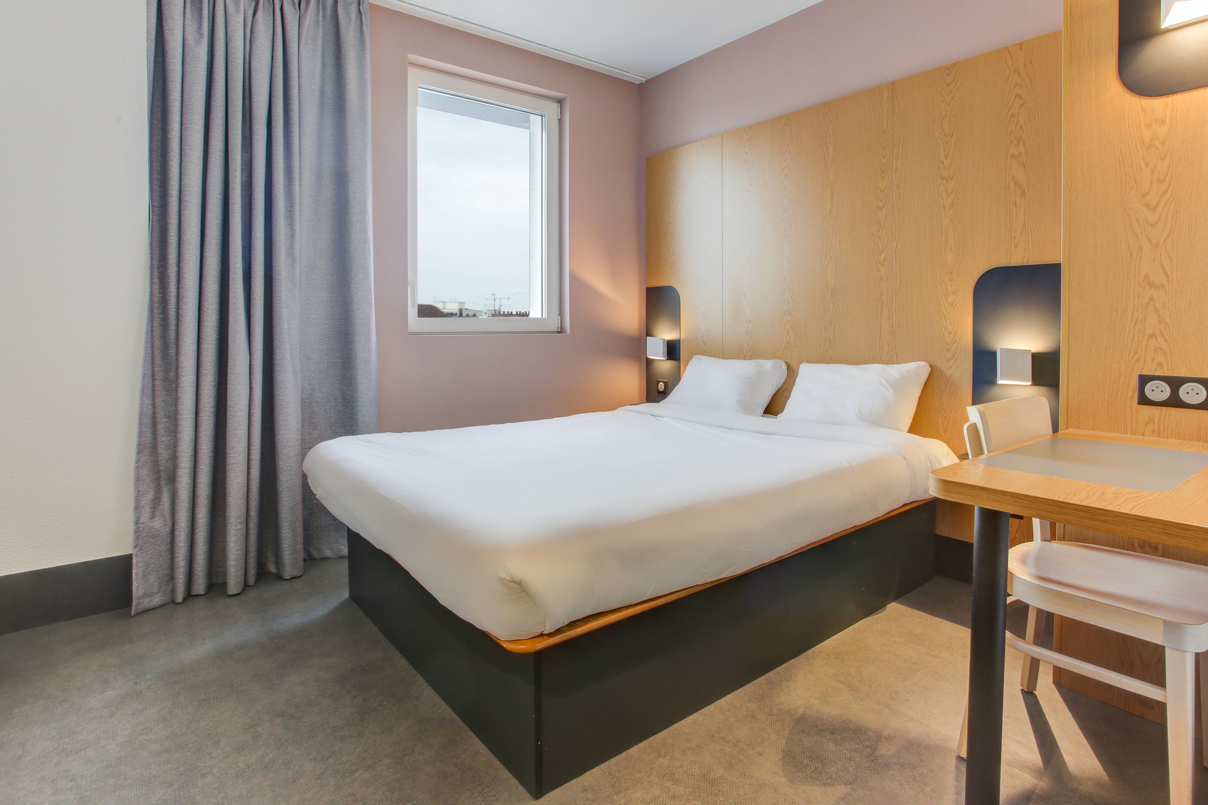 Фото B&b Hotel Reims Centre Gare