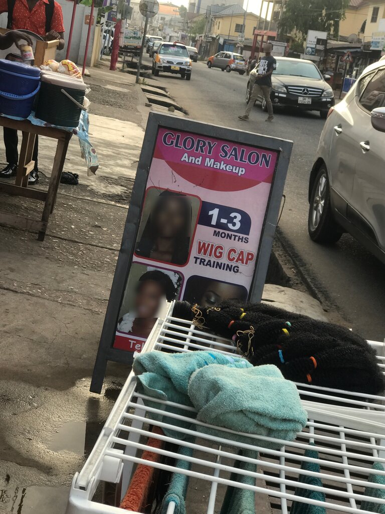 Beauty salon Glory Saloon and Makeup, Accra, photo