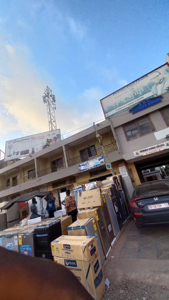 Electronic goods store Rans Wiafe Enterprise, Accra, photo