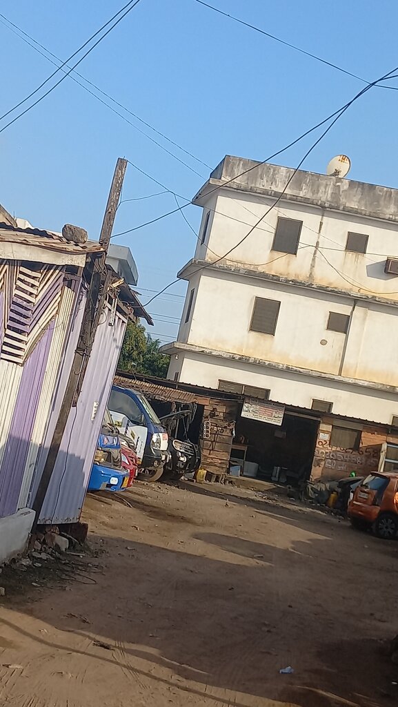 Car service, auto repair Truth Engineering Workshop, Accra, photo