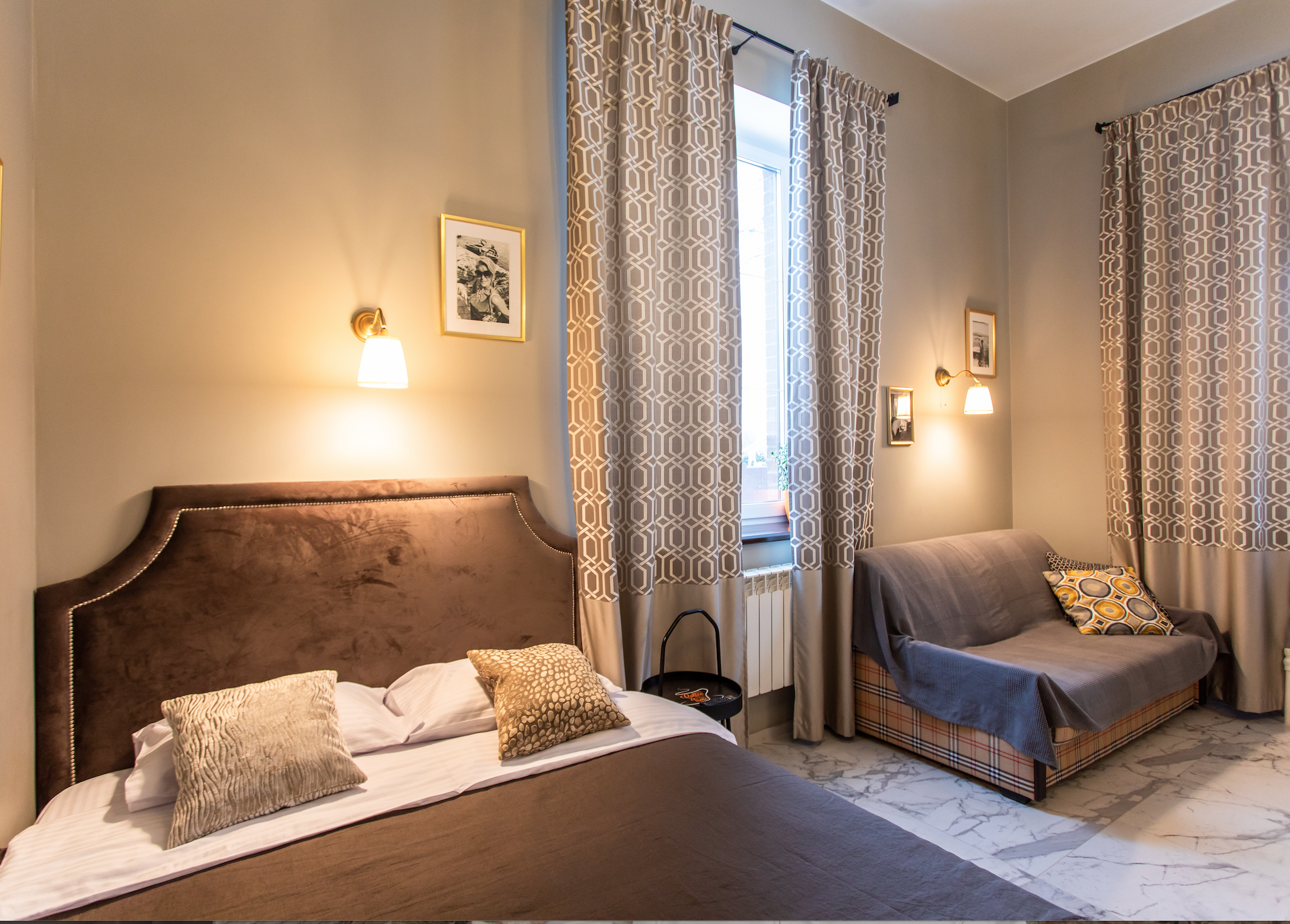 Фото Four Lions House