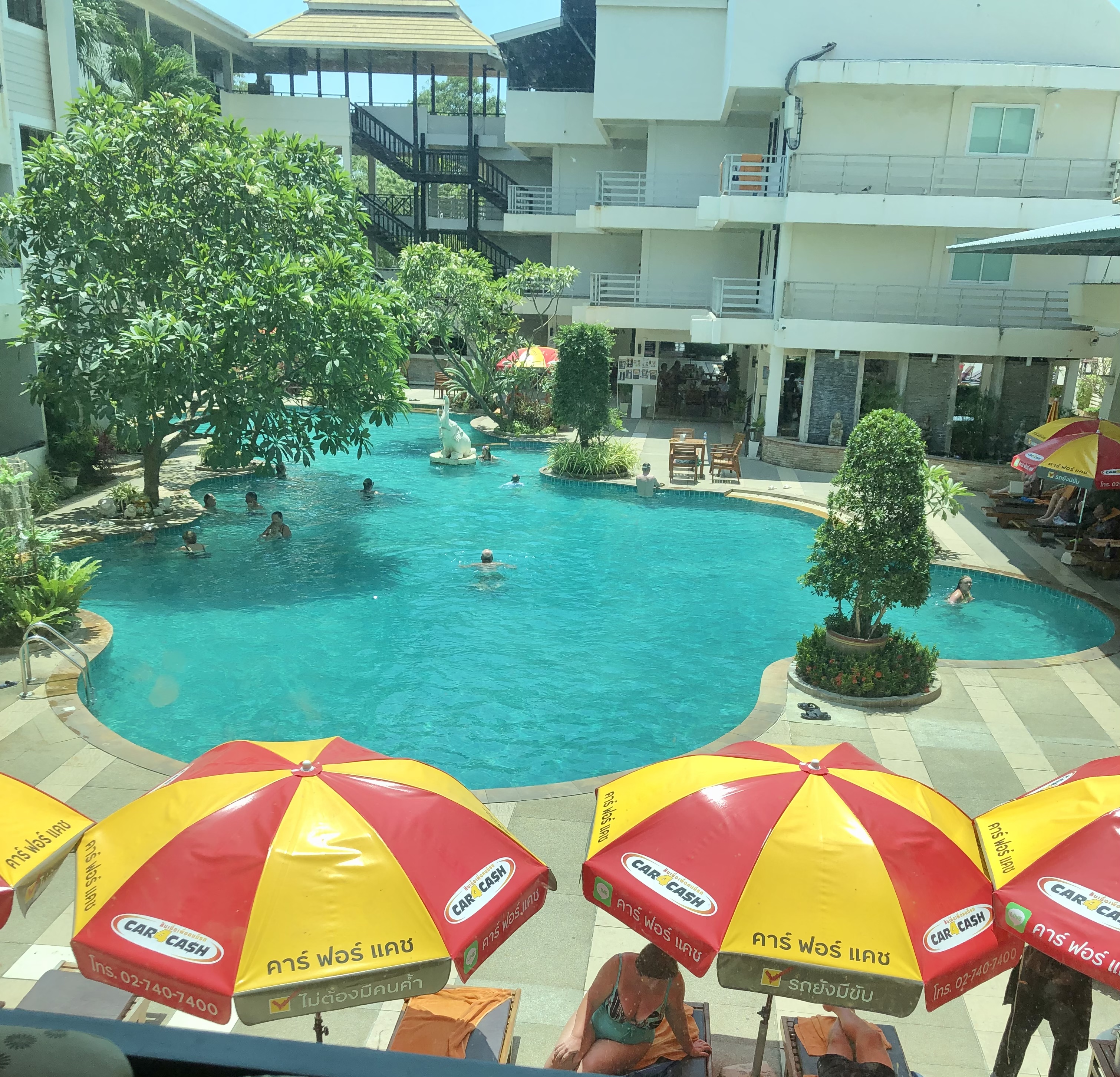 Фото Sea Breeze Jomtien Resort