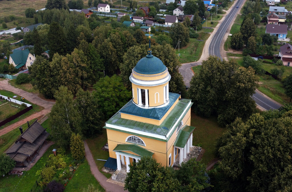 Capilla, cruz conmemorativa Chasovnya Kronida Radonezhskogo V Vozdvizhenskom, , foto