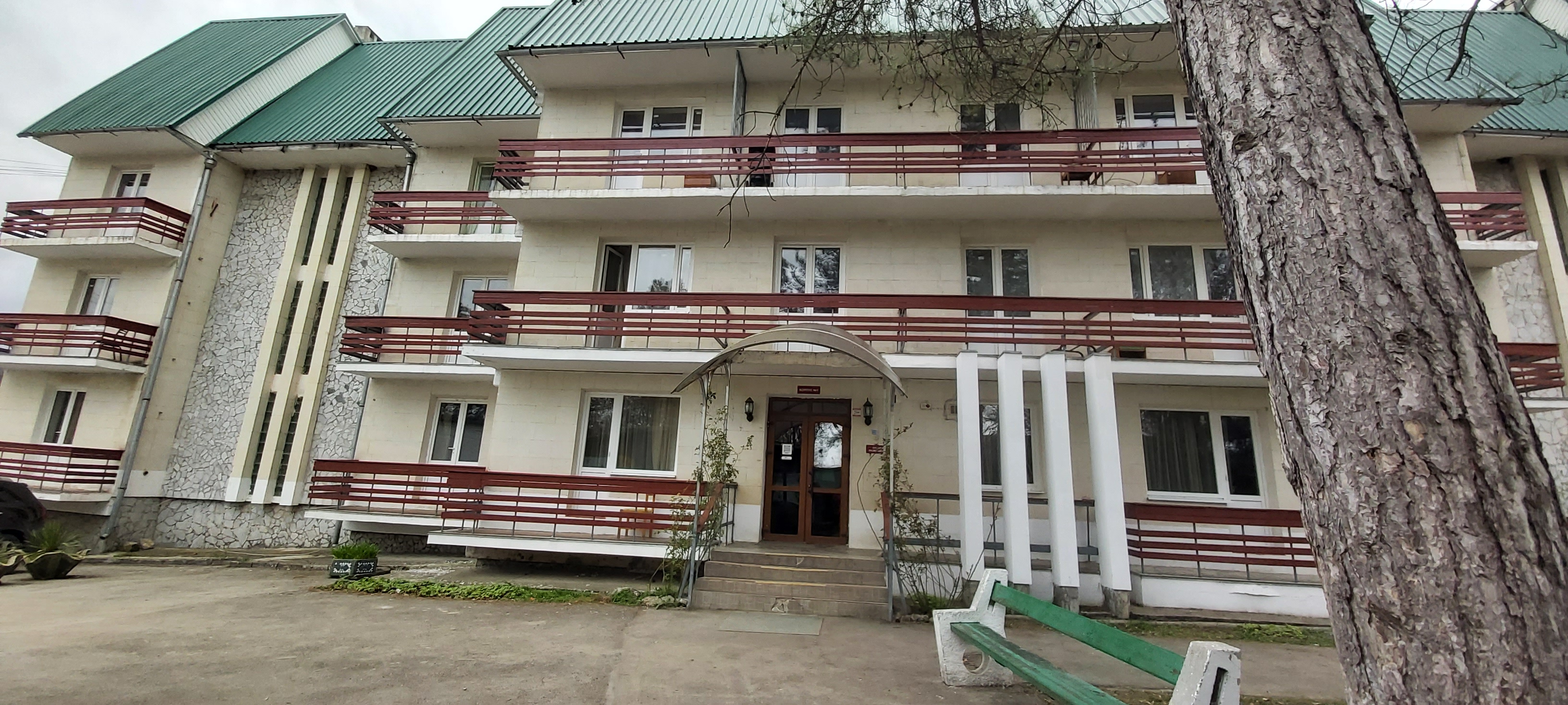 Фото отеля 2