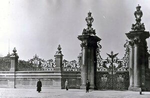 Ограда сада Зимнего дворца (Saint Petersburg, Stachek Avenue), landmark, attraction