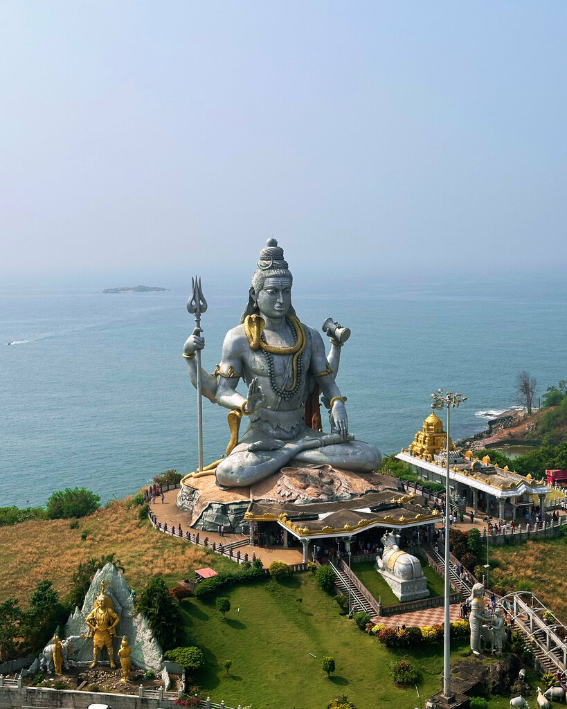 Pagoda Murudeshwara Temple, Karnataka, photo