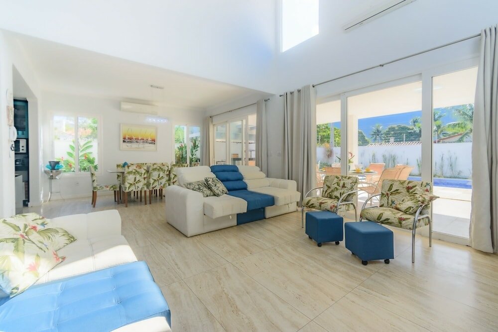 Фото Magnífica Mansão à 50m da praia de Barequeçaba para até 18 pessoas