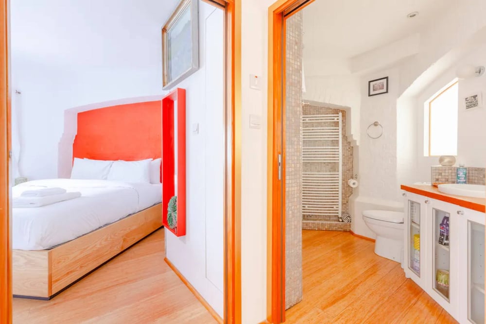 Фото Vibrant 2bd Flat - Near London Bridge