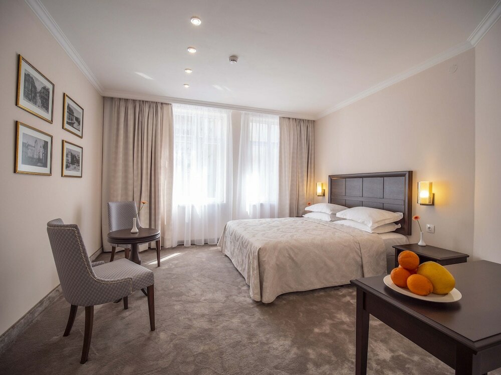 Фото The Moon Boutique Hotel