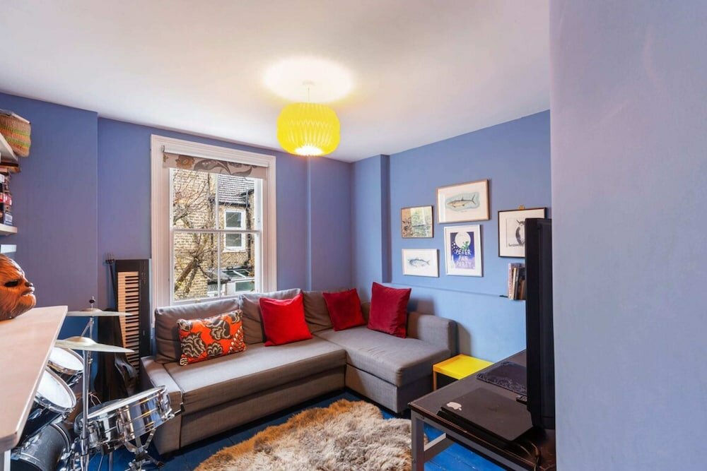 Фото Lovely 4 Bedroom House near Portobello