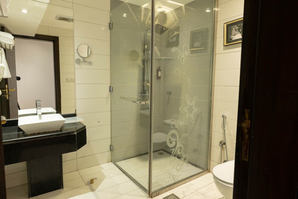 Фото Mira Business Hotel