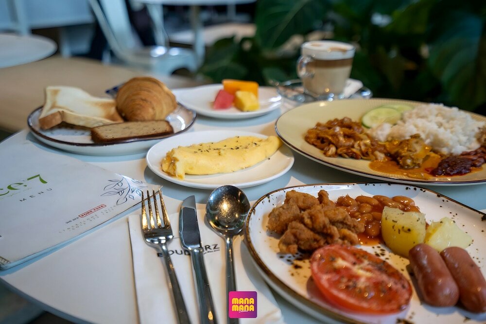 Фото Ceylonz Suites Klcc by Mana-Mana