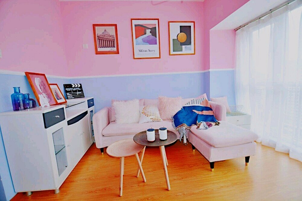 Фото Avatar Gallery Large Queen Bed & High Rise View