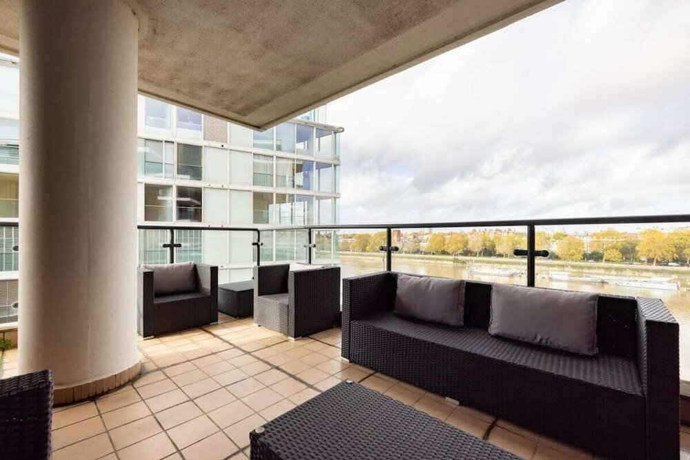 Фото The River Thames View - Stunning 2bdr Flat With Study Room + Balcony