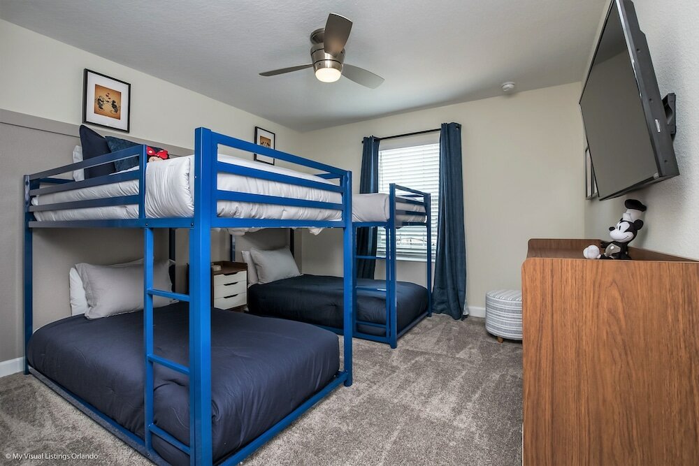 Фото Stylish Home w Private Pool, 10 Min. From Disney!