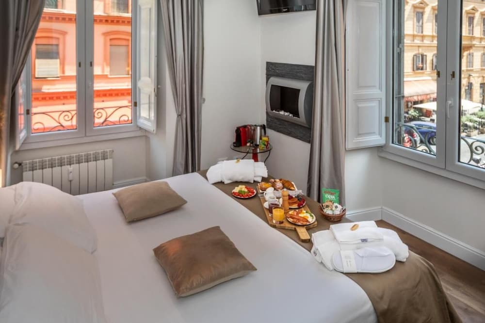 Фото Leonardo Suites - The Luxury Leading Accommodation in Rome