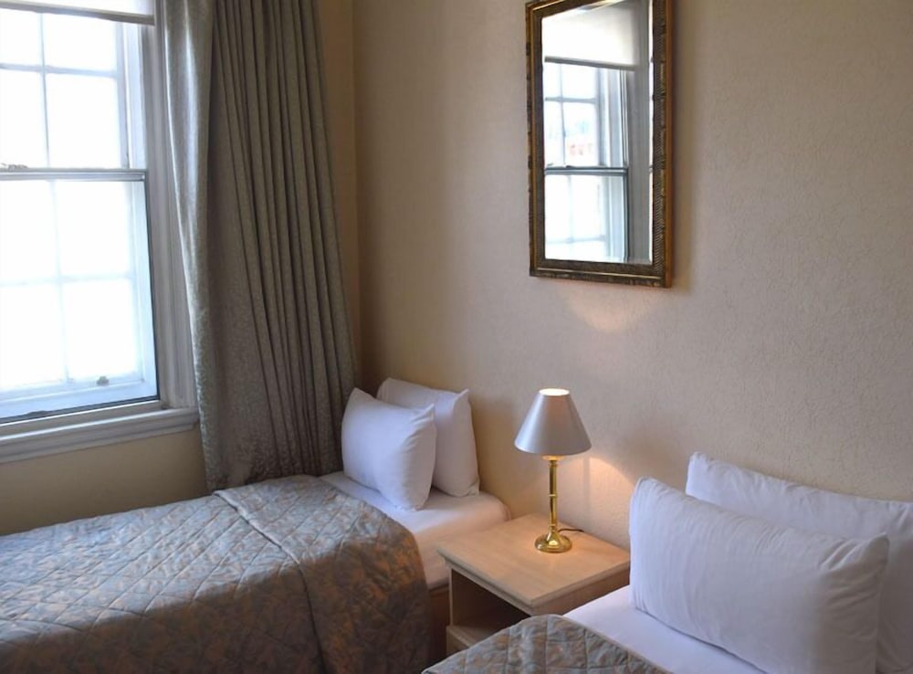 Фото Cavendish House