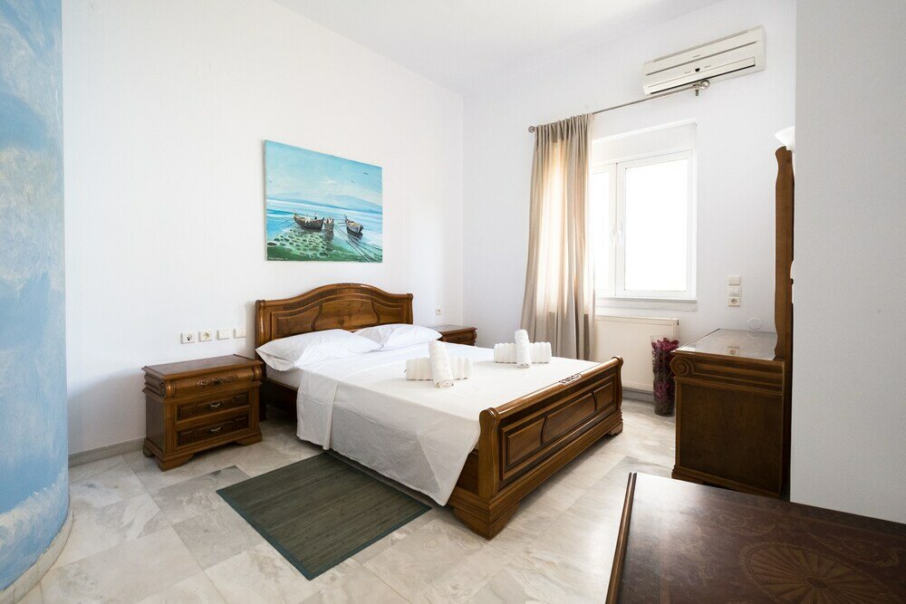 Фото Steps to the beach family Home in Agioi Apostoloi