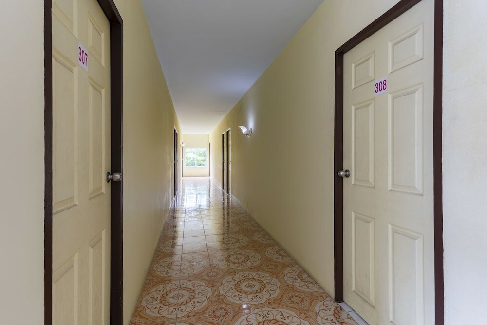 Фото Oyo 75356 Thipsiri Lodge