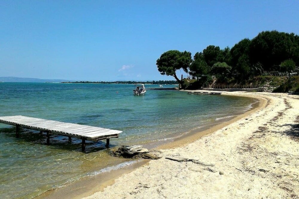 Фото Beachfront house with amazing sea view