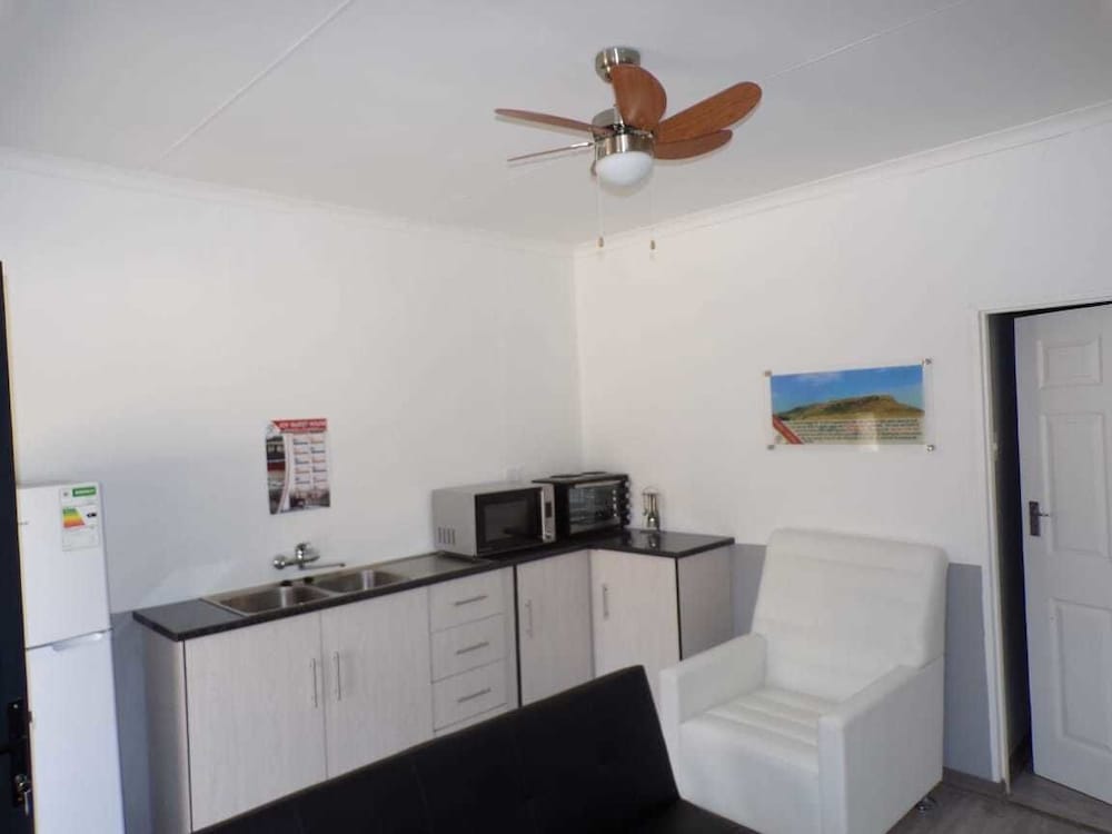 Фото Joy Guesthouse-Seapoint - Adults Only