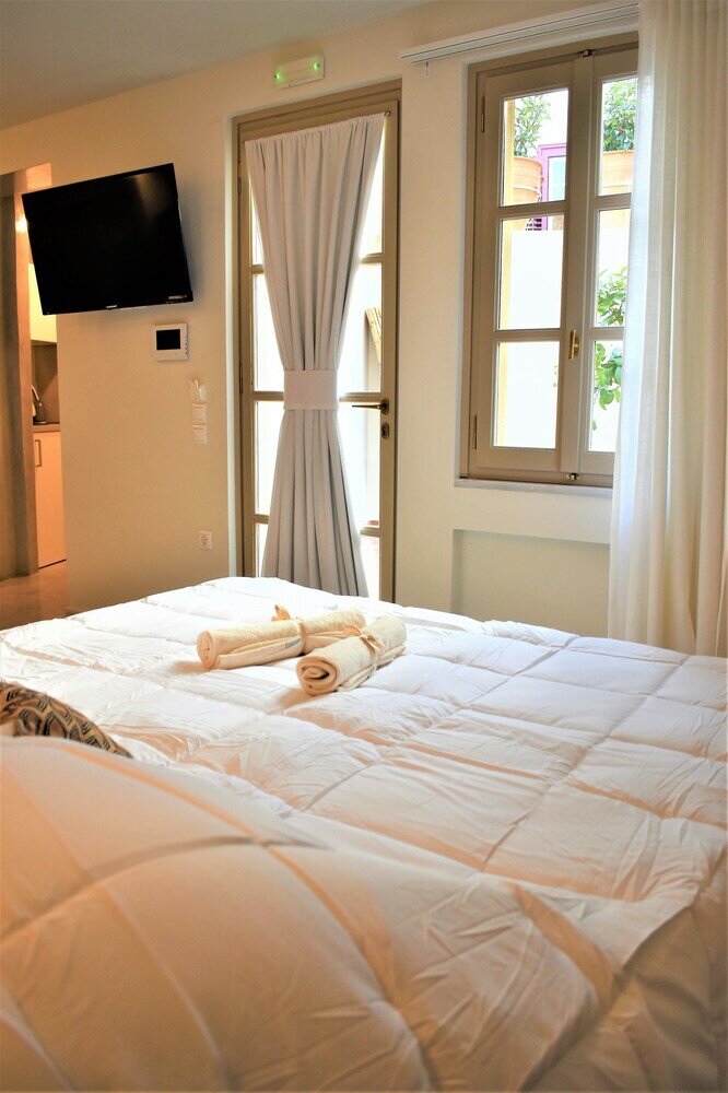 Фото Acropolis Suites