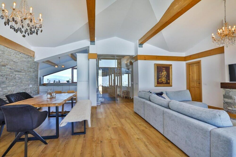 Фото Luxurious Chalet near Pirin Golf Resort