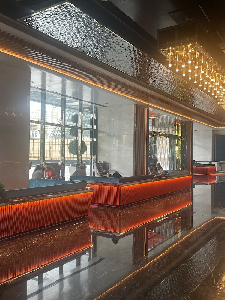 Фото The Hollwood Suites at Platinum