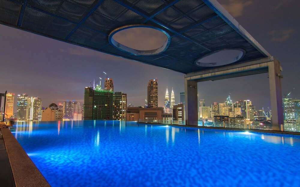 Фото D'majestic Place by Homes Asian 3