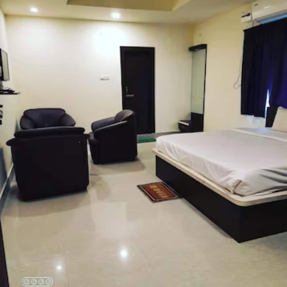 Фото Goroomgo Deepsuchi Grand Deoghar