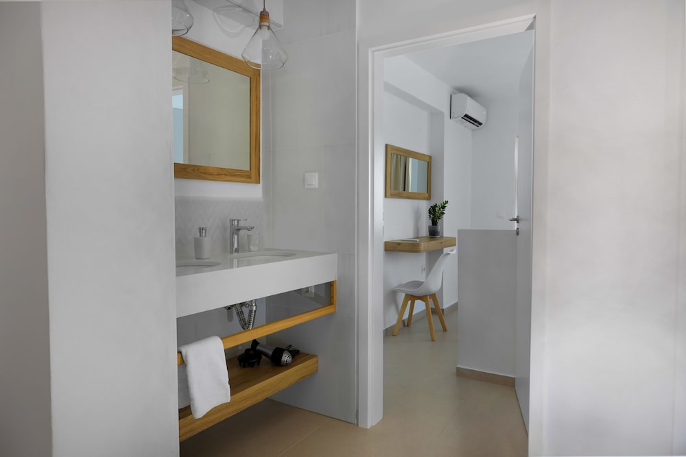 Фото Sea Breeze Hotel