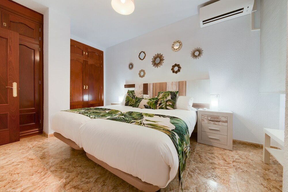 Фото Holidays2Malaga Train Station Area Apartments