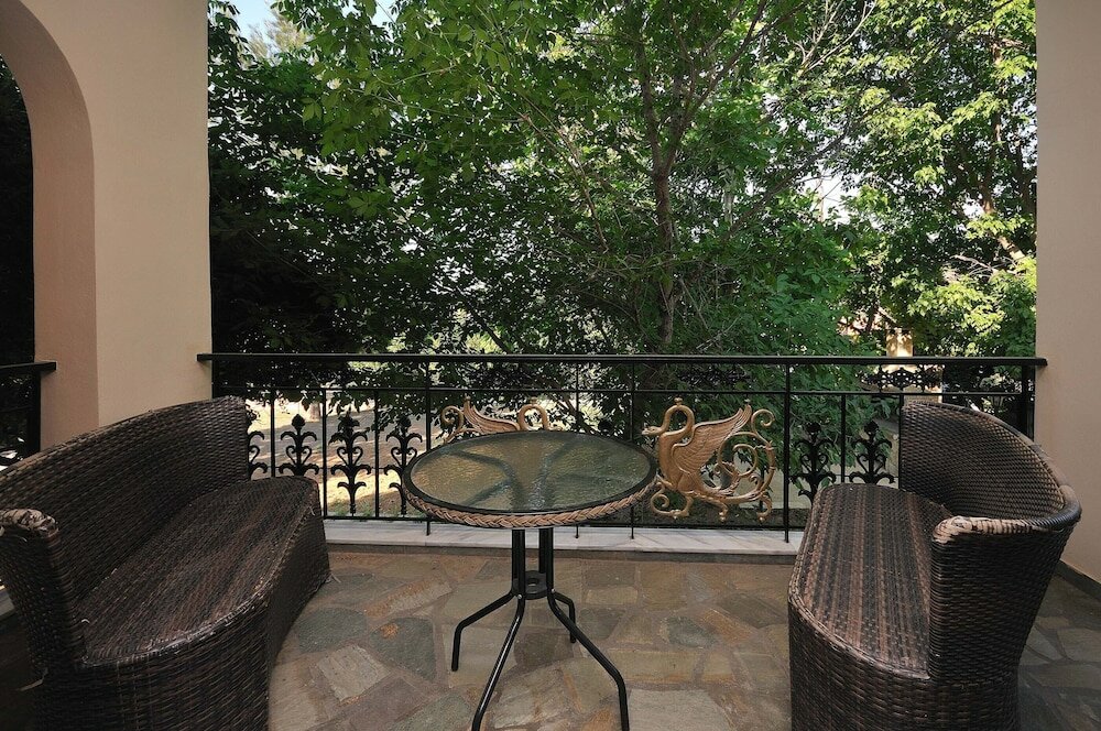 Фото Family Maisonette with Pool near Beach